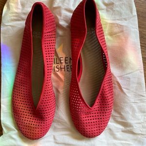 Soft coral pink Eileen Fisher flats 8.5
